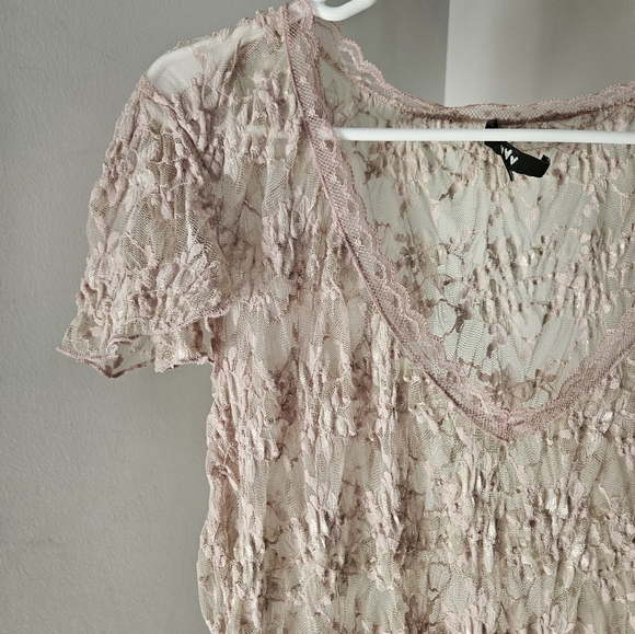 Baby pink lace top - Picture 2 of 4